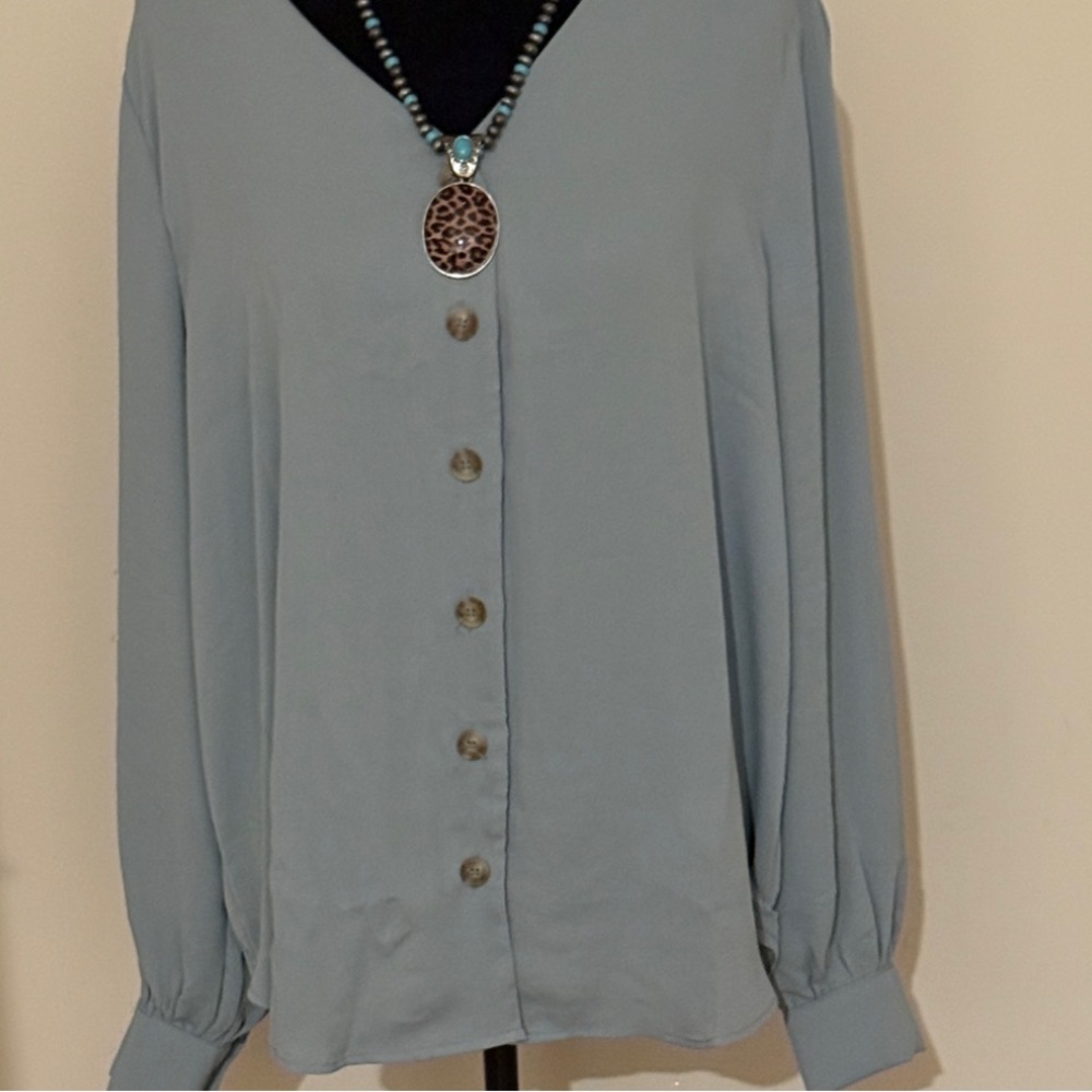 NEW Chic Sage Green Button Down Women's Shirt Size 1X